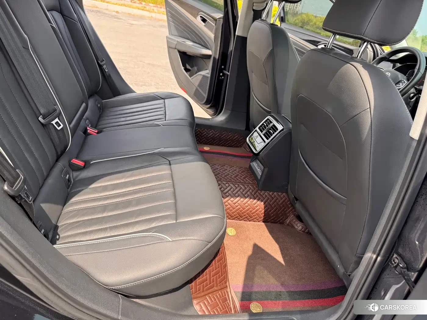 Volkswagen Passat id 4622277 из Китая 17