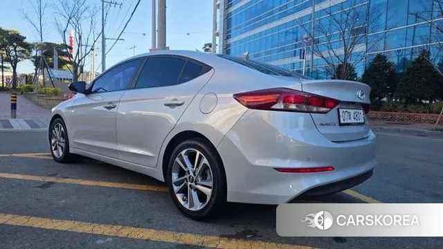 Hyundai Avante AD id 3449784 из Кореи 13