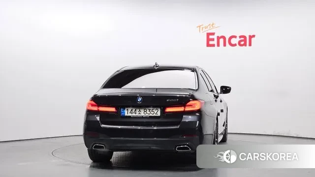 BMW 5 Series (G30) id 3421694 из Кореи 14