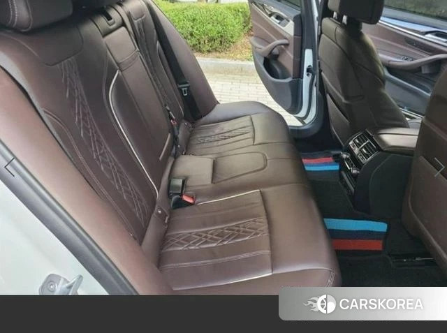 BMW 5 Series (G30) 2018 Белый из Кореи, фото 4