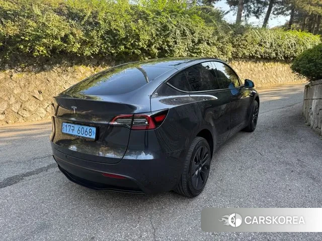 Tesla Model Y 2024 Серый из Кореи, фото 4