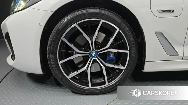 BMW 5 Series (G30) id 4906019 из Кореи 26