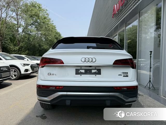 Audi Q5L Sportback 2022 Белый из Китая, фото 4