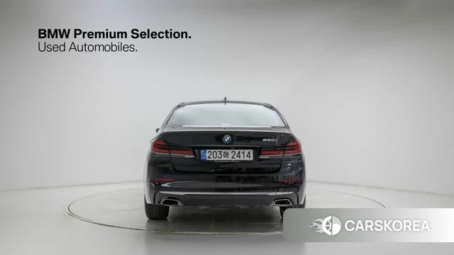 BMW 5 Series (G30) 2023 Черный из Кореи, фото 4