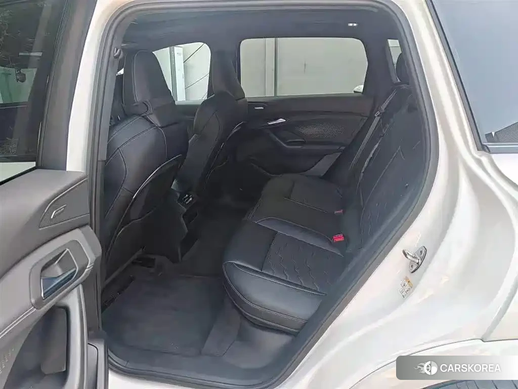 Audi Q6L 2025 Белый из Китая, фото 5