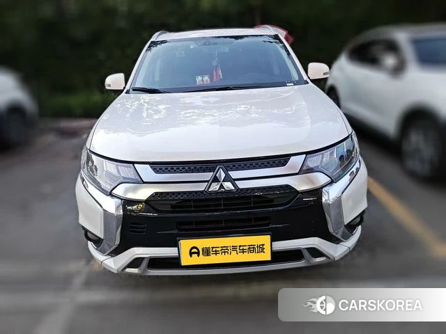 Mitsubishi  Outlander 2021 Белый из Китая, фото 4
