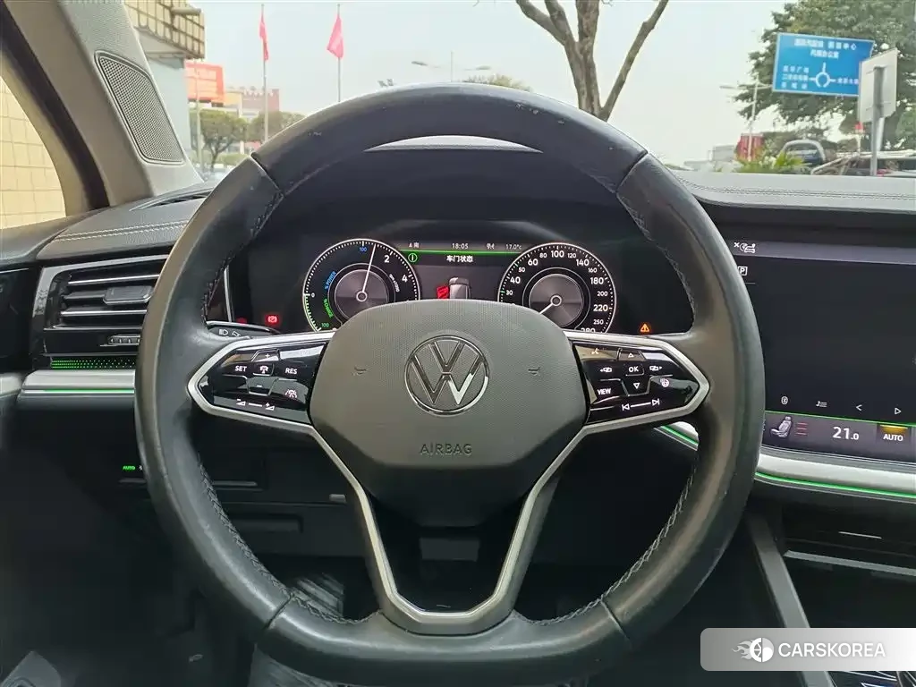 Volkswagen Touareg id 4589353 из Китая 10