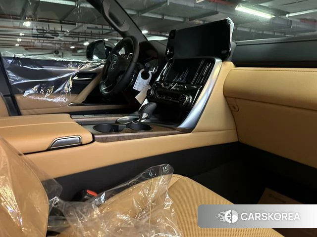 Lexus LX 2025 Серебристо-серый из Китая, фото 6