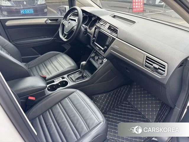 Volkswagen Touran L id 4238643 из Китая 8