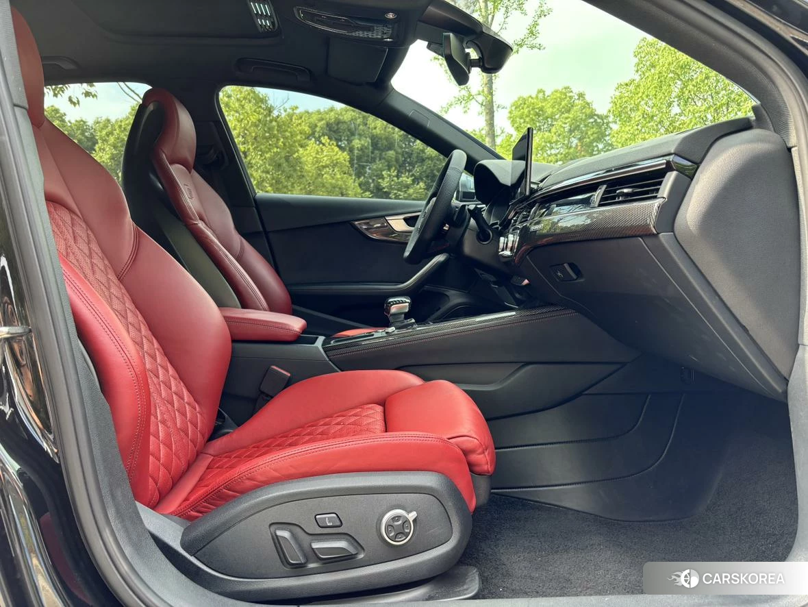 Audi S4 2021 Черный из Китая, фото 5
