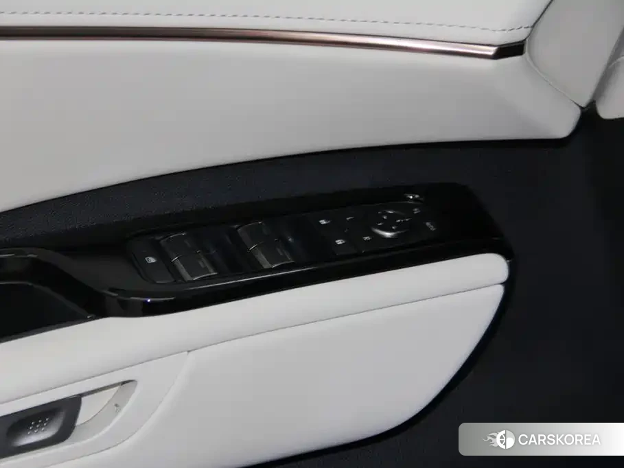 Lexus LM id 4654456 из Китая 34