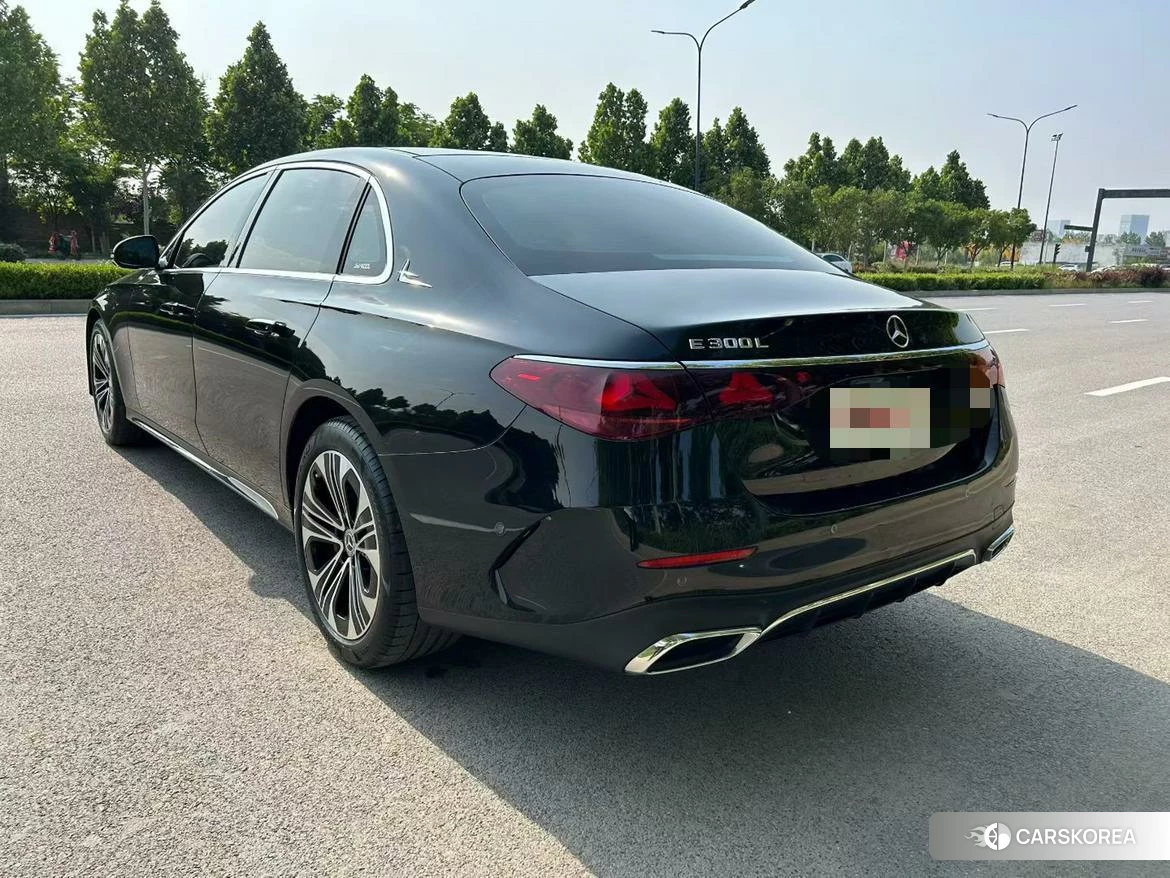 Mercedes-Benz E-class 2023 Черный из Китая, фото 4