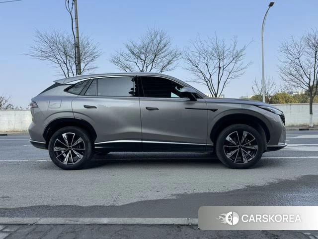 Roewe RX5 2023 Темно-серый из Китая, фото 6