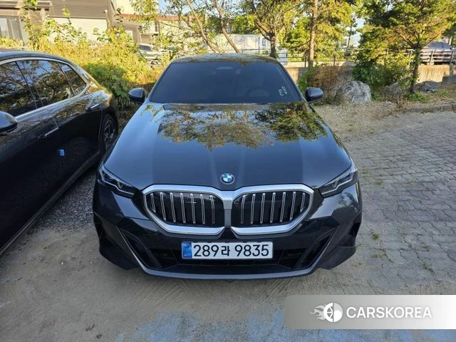 BMW 5 Series (G60) 2026 Серый из Кореи, фото 4