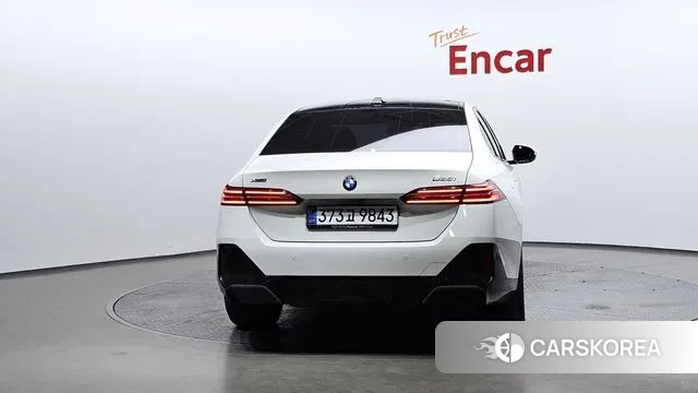 BMW 5 Series (G60) id 3517431 из Кореи 14