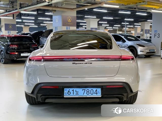 Porsche Taycan id 4469452 из Кореи 14