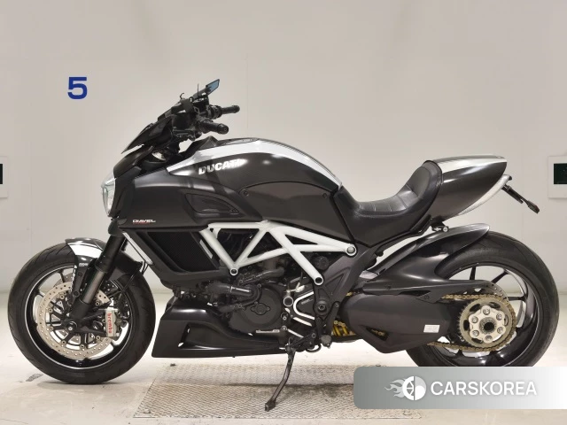 Ducati DIAVEL CARBON 2014 из Японии