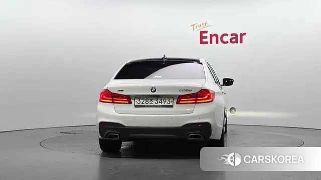 BMW 5 Series (G30) id 3514588 из Кореи 14