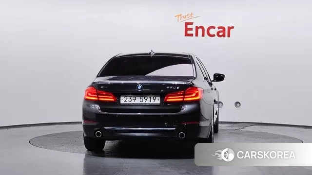 BMW 5 Series (G30) id 3469946 из Кореи 14