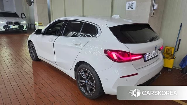 BMW 1 Series (F40) 2023 Белый из Кореи, фото 4