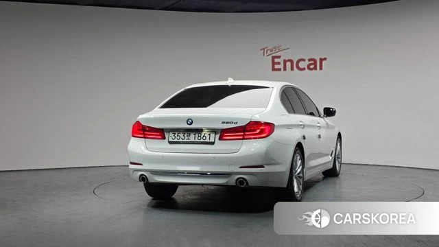 BMW 5 Series (G30) id 3861139 из Кореи 14