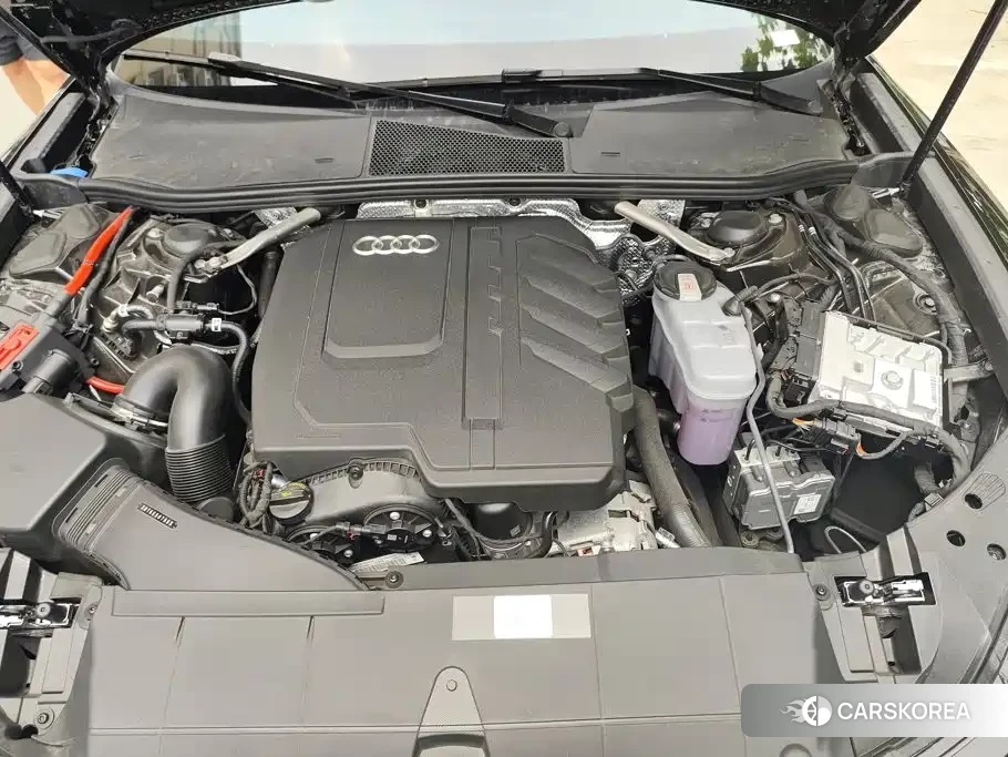 Audi A6L id 4553890 из Китая 10