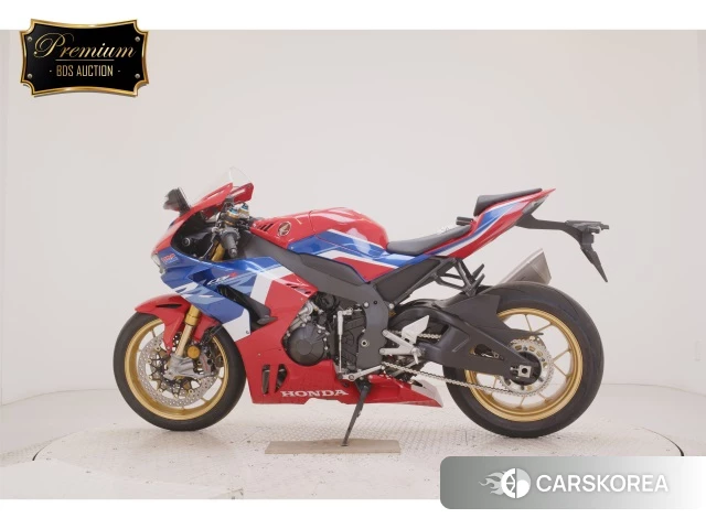 Проданный Honda CBR1000RR-R FIREBLADE SP 2022 из Японии, фото 2
