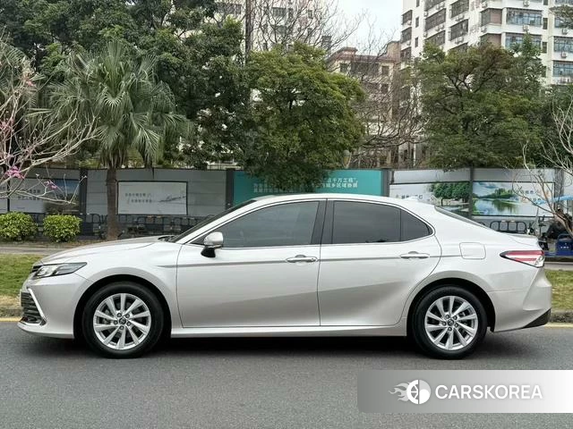 Toyota Camry 2022 Шампань из Китая, фото 4