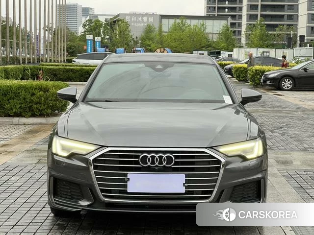 Audi A6L 2021 Темно-серый из Китая, фото 4