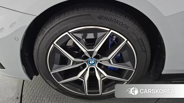 BMW i5 (G60) id 3674979 из Кореи 14