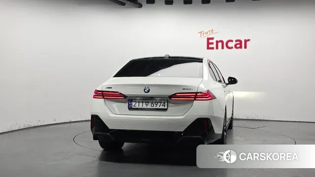 BMW 5 Series (G60) id 3576236 из Кореи 14