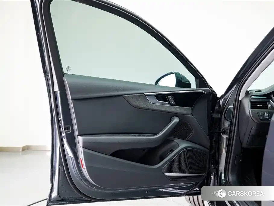 Audi A4L id 4644447 из Китая 19