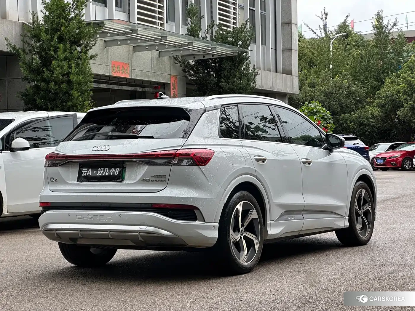 Audi Q4 e-tron 2023 Белый из Китая, фото 4