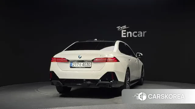 BMW 5 Series (G60) id 3654136 из Кореи 14