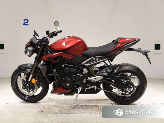 Triumph STREET TRIPLE 765 RS 2025 из Японии
