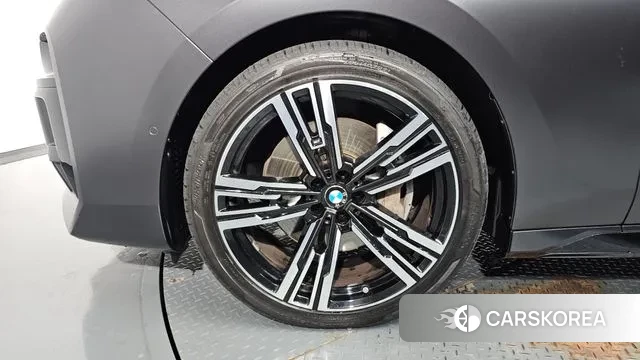 BMW 7 Series (G70) id 3394539 из Кореи 14