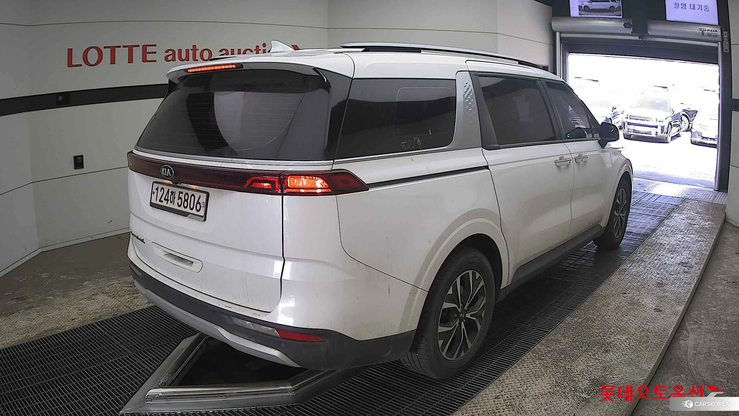 Kia Carnival id 3882122 из Кореи 31