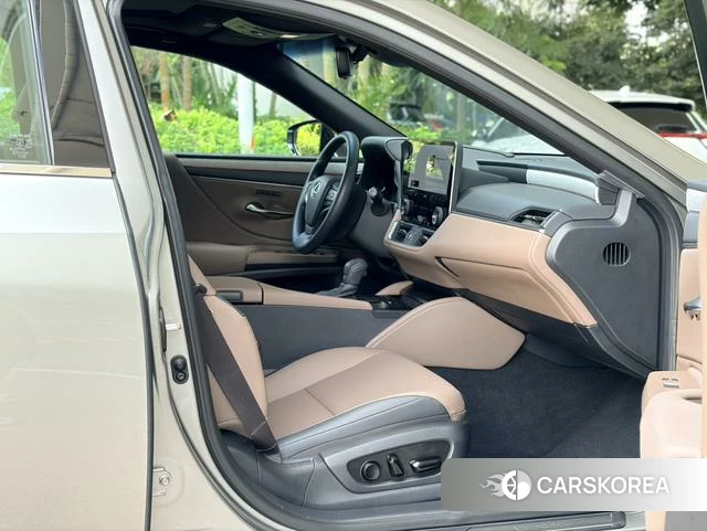 Lexus ES id 4314145 из Китая 17