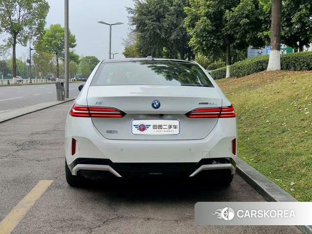 BMW i5 2025 Белый из Китая, фото 4