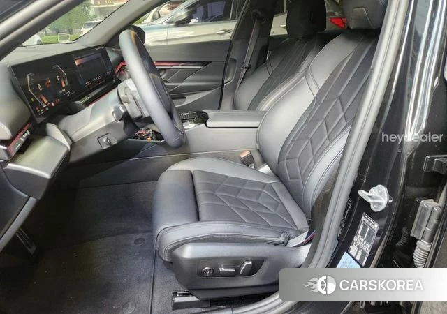 BMW 5 Series (G60) 2026 Черный из Кореи, фото 4