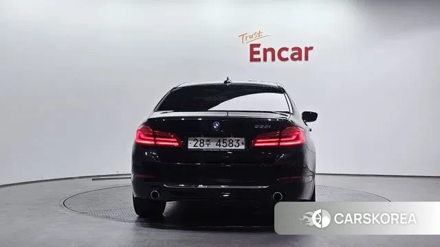 BMW 5 Series (G30) id 3198467 из Кореи 14