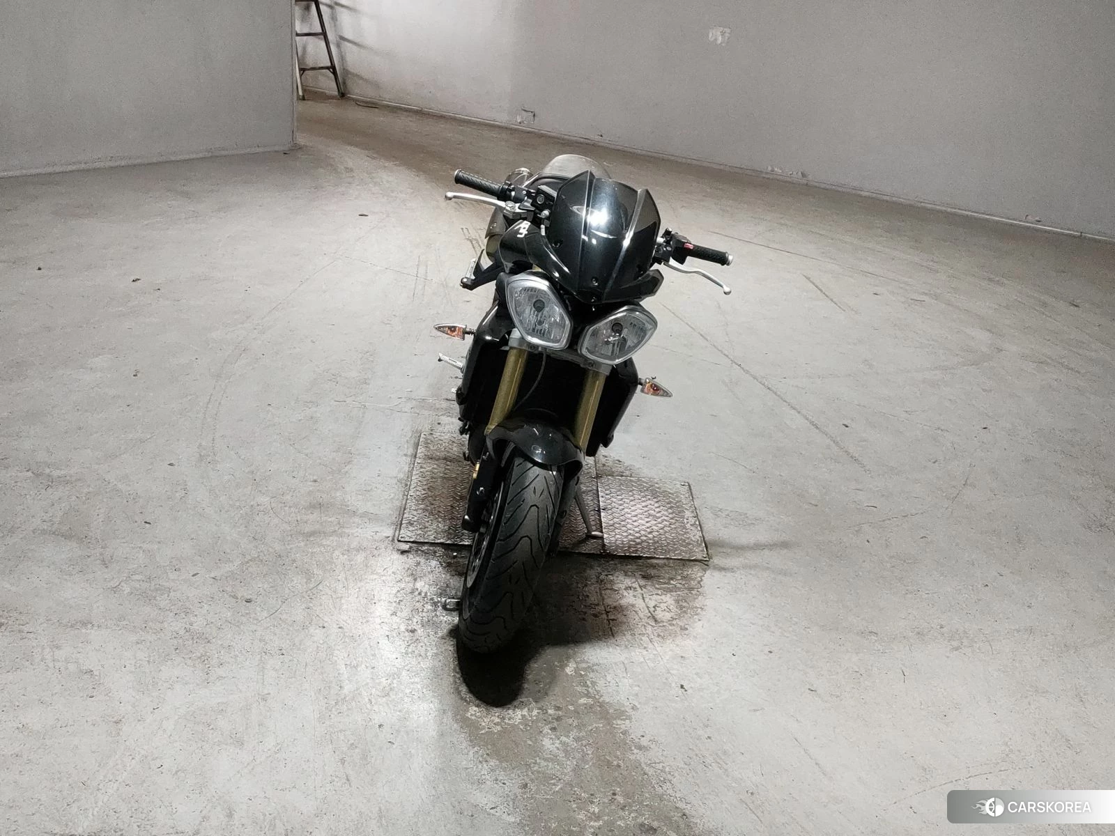 Проданный Triumph STREET TRIPLE 2012 из Японии, фото 2