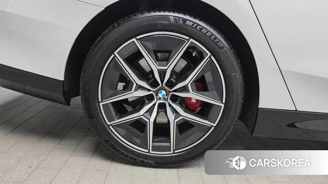 BMW 5 Series (G60) id 4570980 из Кореи 24