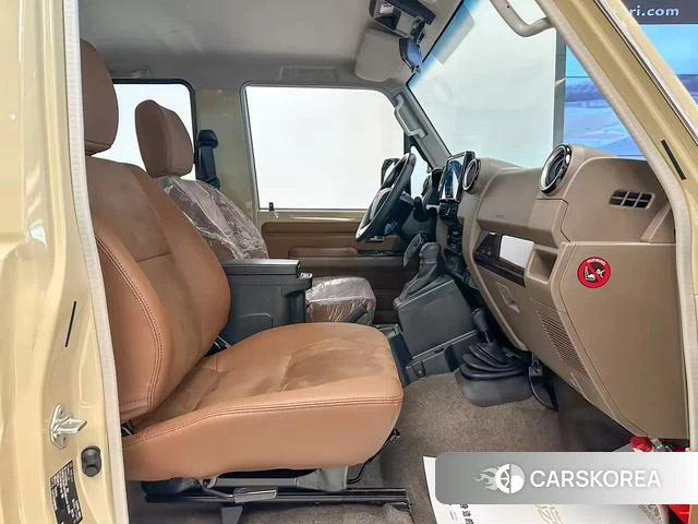 Toyota Land Cruiser (imported) 2024 Шампань из Китая, фото 5