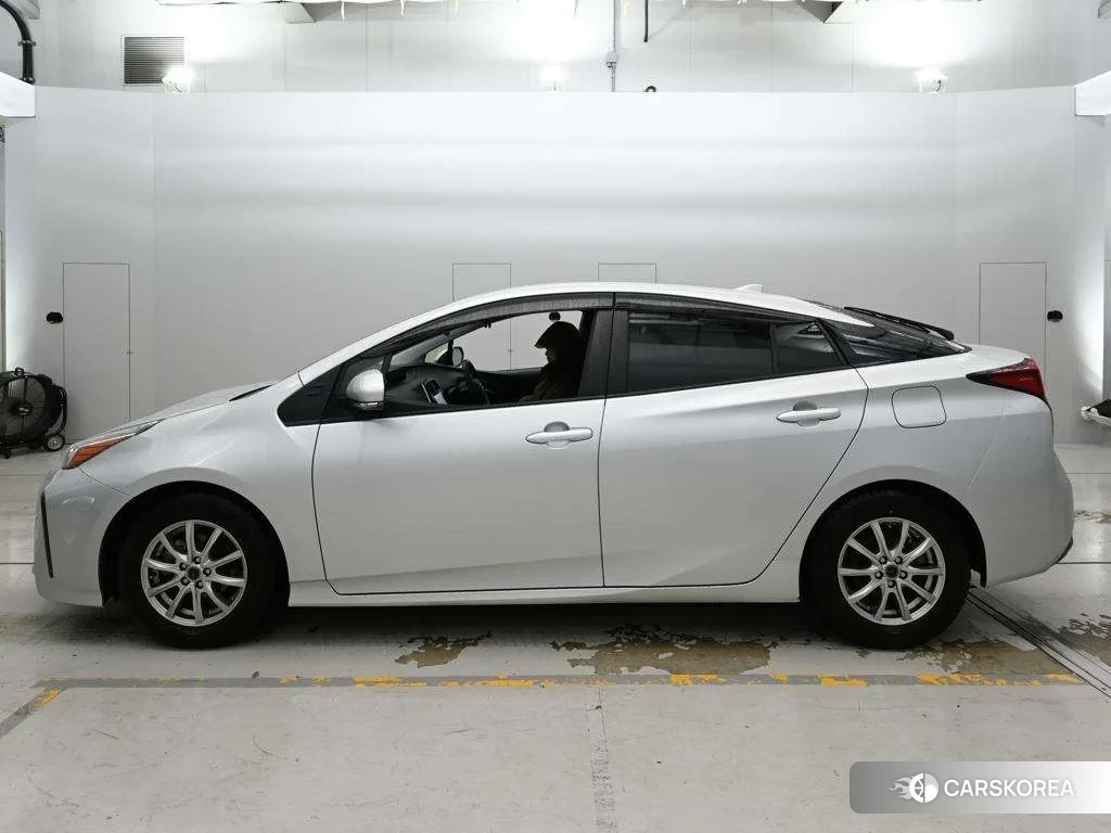 Toyota Prius 2022 из Японии, фото 4