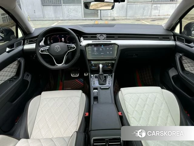 Volkswagen Magotan 2023 Черный из Китая, фото 4