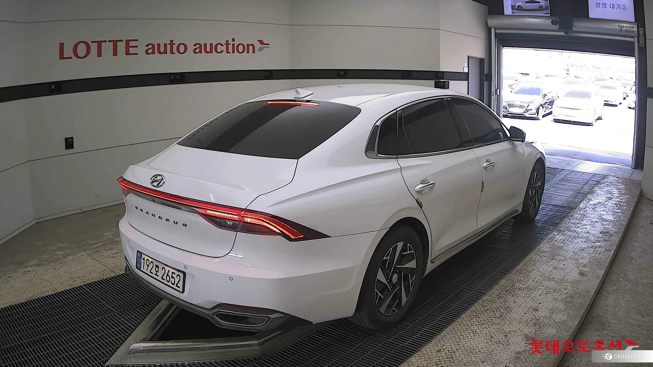 Hyundai Grandeur Hybrid id 4289317 из Кореи 30