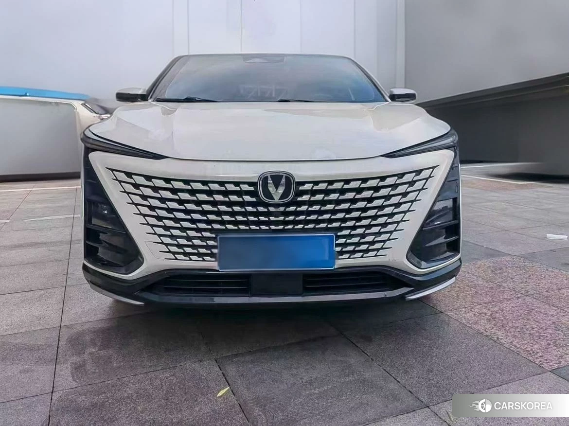 Chang'an UNI-T 2023 Белый из Китая, фото 4