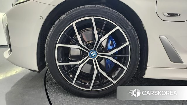 BMW 5 Series (G30) id 3812726 из Кореи 14