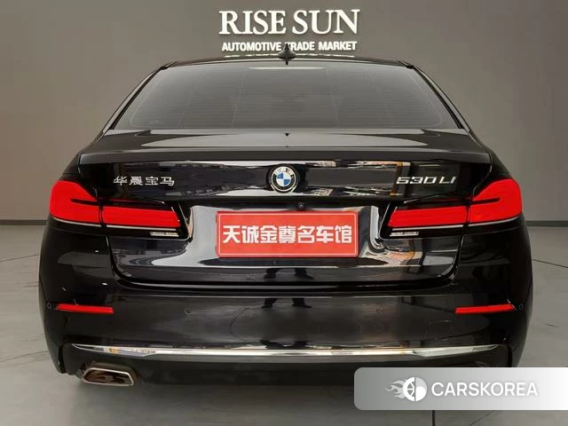BMW 5 series 2022 Черный из Китая, фото 4